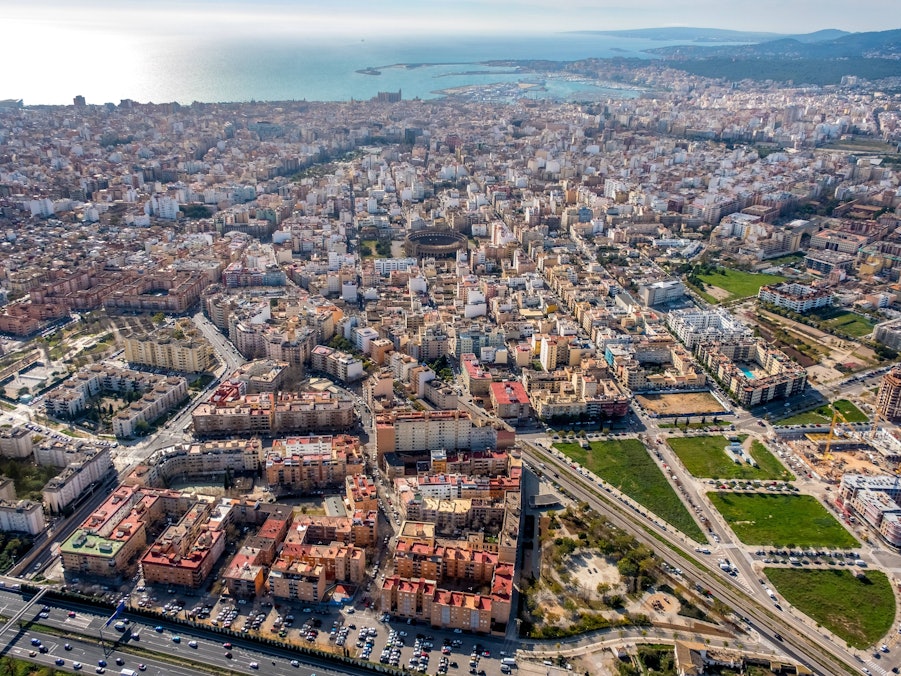 Luftbild Innenstadtansicht Palma, Mallorca, Hafen und Meer