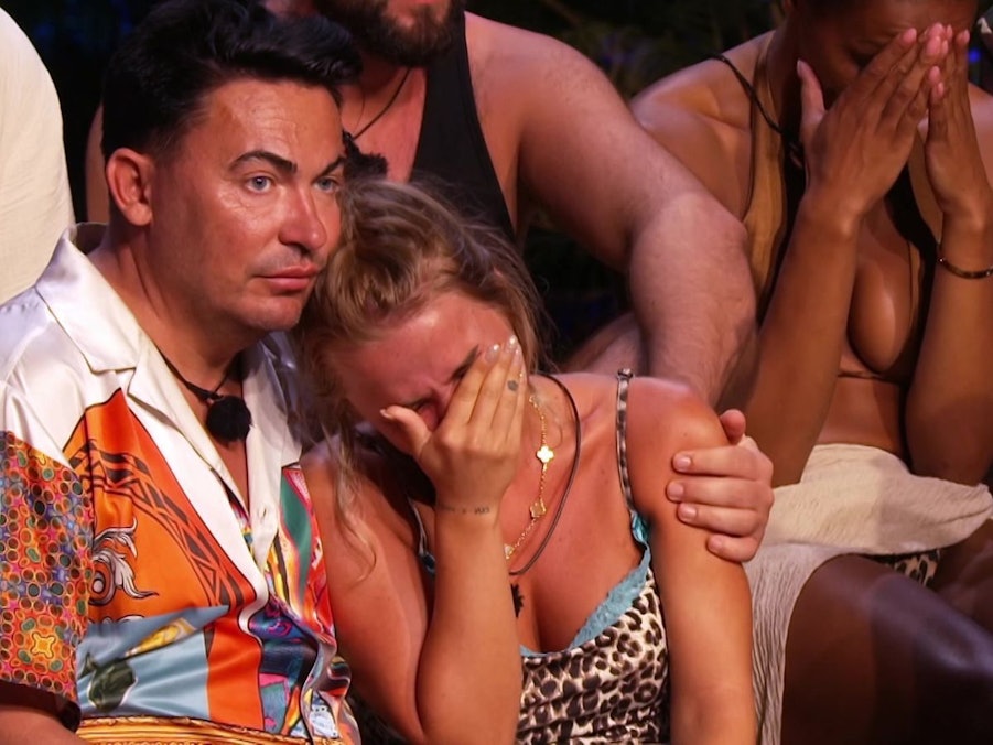 Tränen bei Emmy Russ, Mitgefühl bei Matthias Mangiapane und Sprachlosigkeit bei Georgina Fleur? Was zur Hölle war denn wieder bei „Kampf der realityAllstars“ (RTLZWEI) los? (Bild: RTLZWEI)
