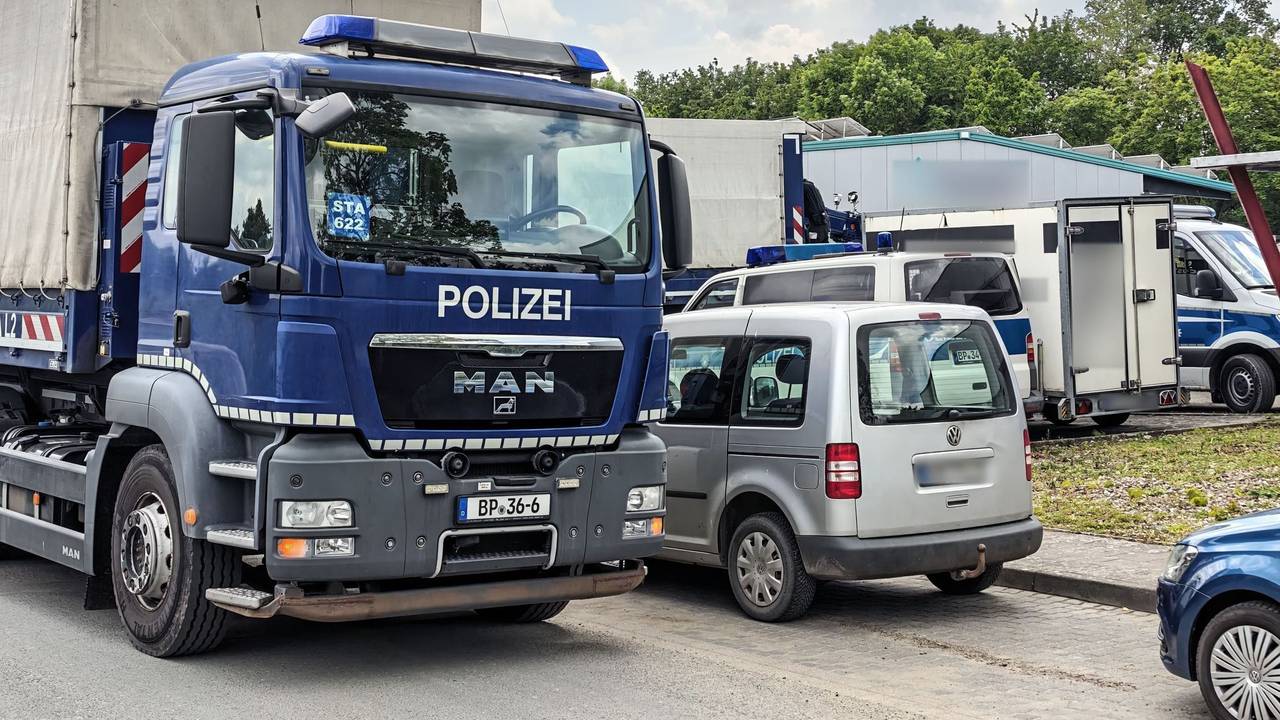Durchsuchungen nach Bootsschleusungen