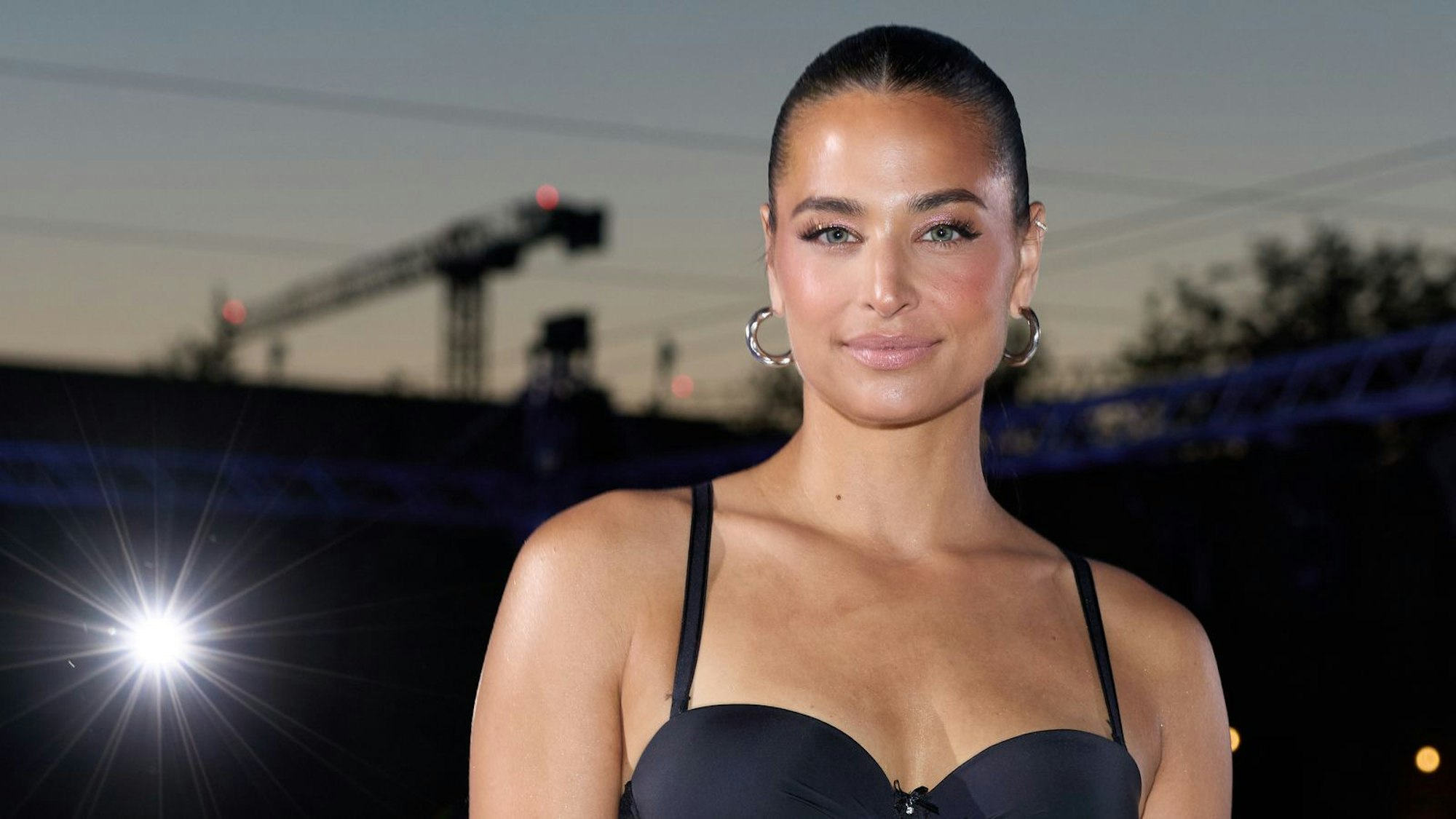 Amira Aly hat sich nach der Verkündung ihrer Schwangerschaft mit einem Update bei Instagram gemeldet. (Bild: 2025 Getty Images/Sebastian Reuter)