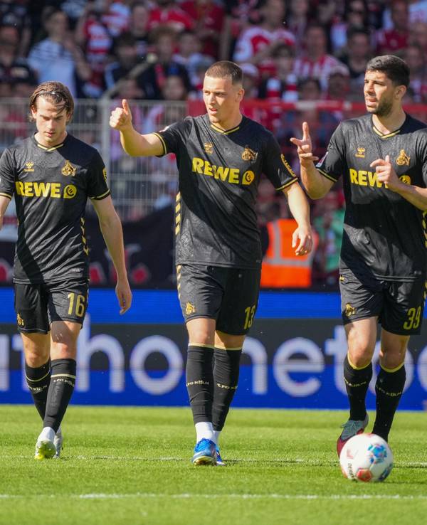 Jakub Kamiński, Saïd El Mala und Cenk Özkacar beim Spiel gegen Union.