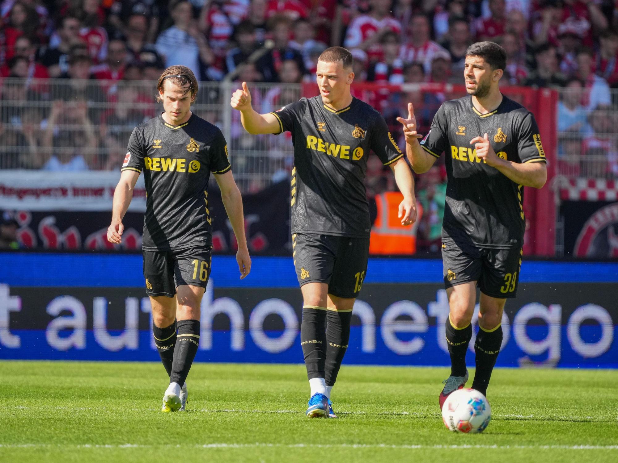 Jakub Kamiński, Saïd El Mala und Cenk Özkacar beim Spiel gegen Union.