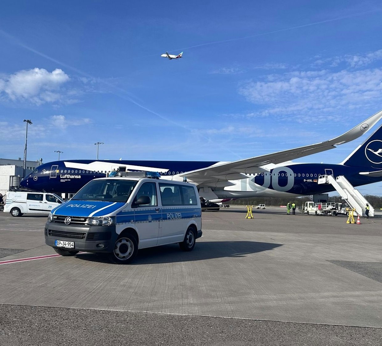 Bundespolizei nimmt gesuchten Straftäter am Flughafen Köln/Bonn fest