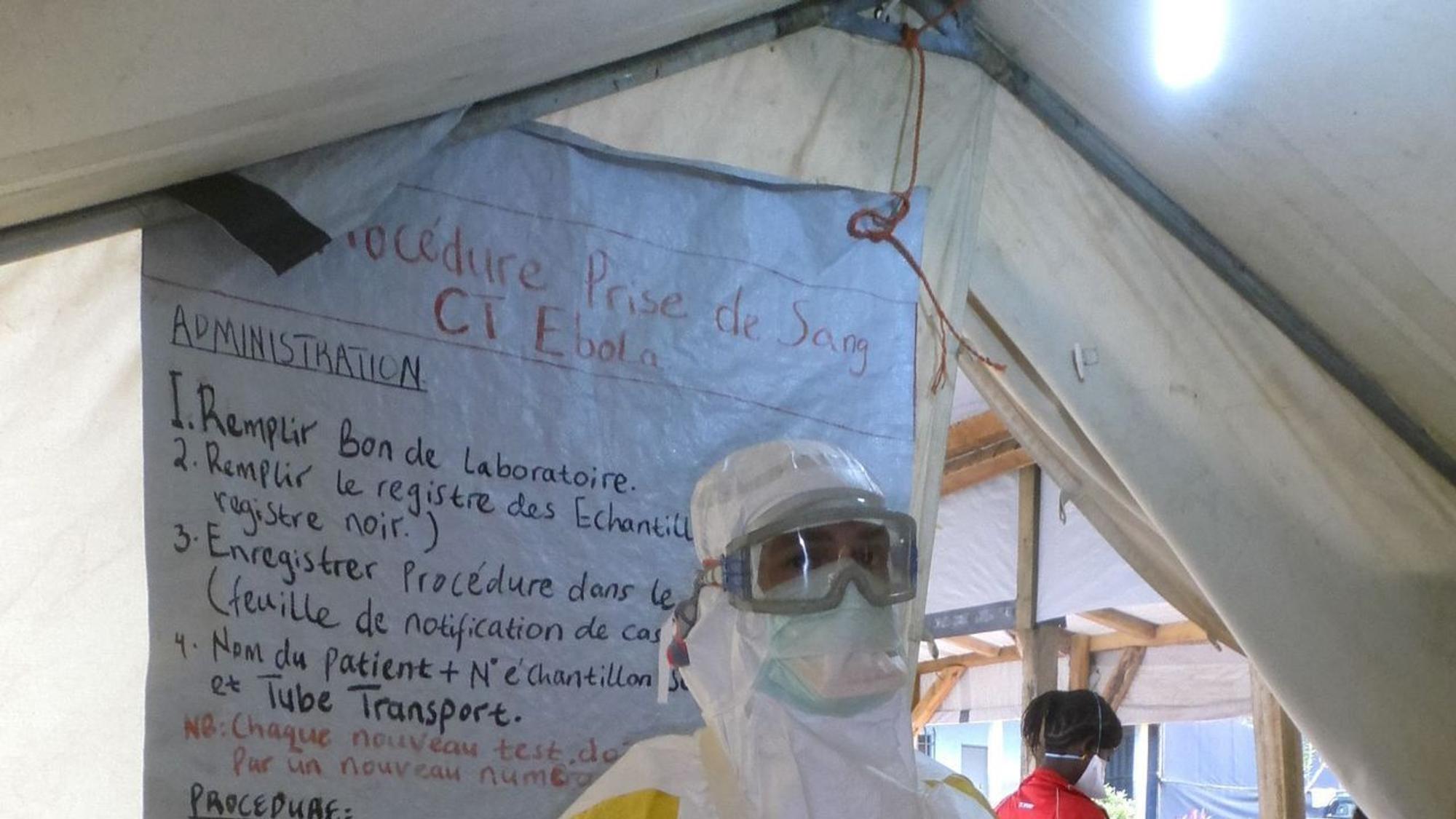 Der Berliner Arzt Maximilian Gertler im Ebola-Einsatz