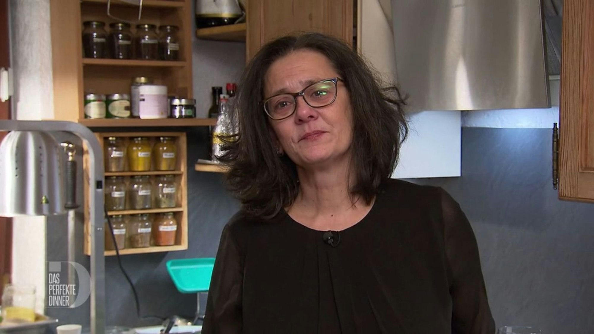 Angela hat sich für den Abend sehr viel vorgenommen. Vielleicht zu viel.
(Bild: RTL)