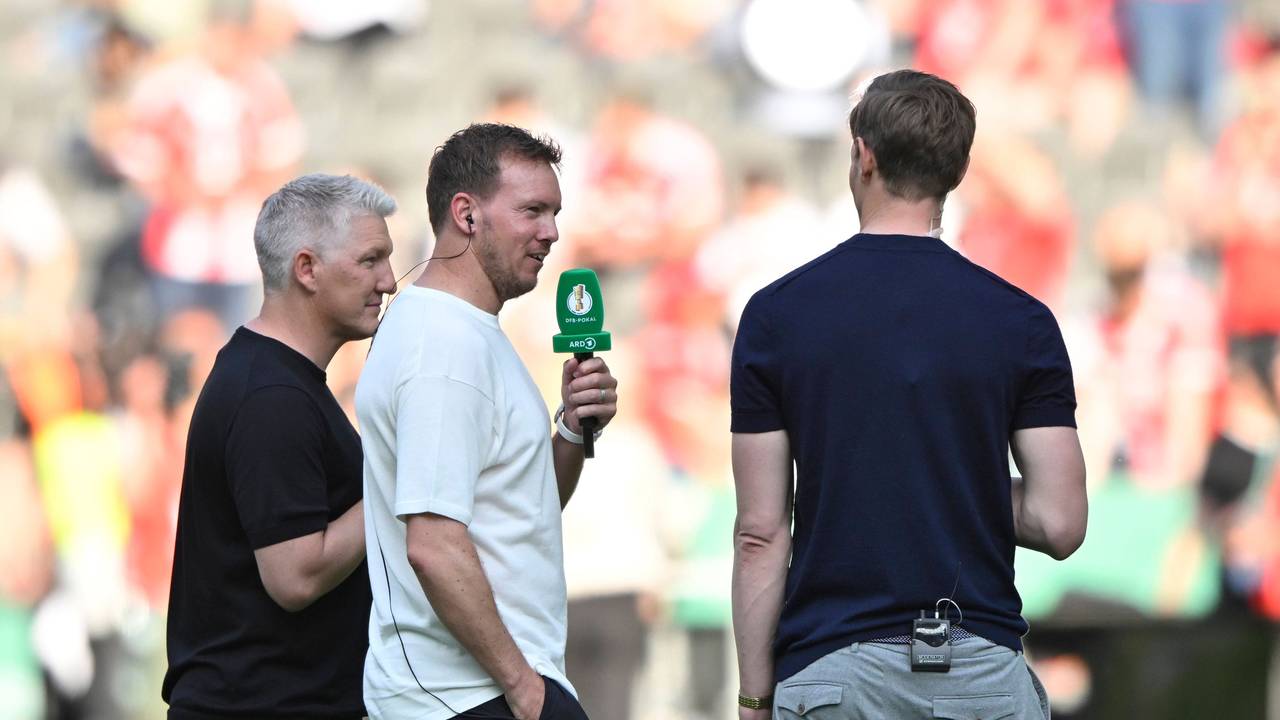 Julian Nagelsmann im Interview bei Alexander Schlüter und Bastian Schweinsteiger.