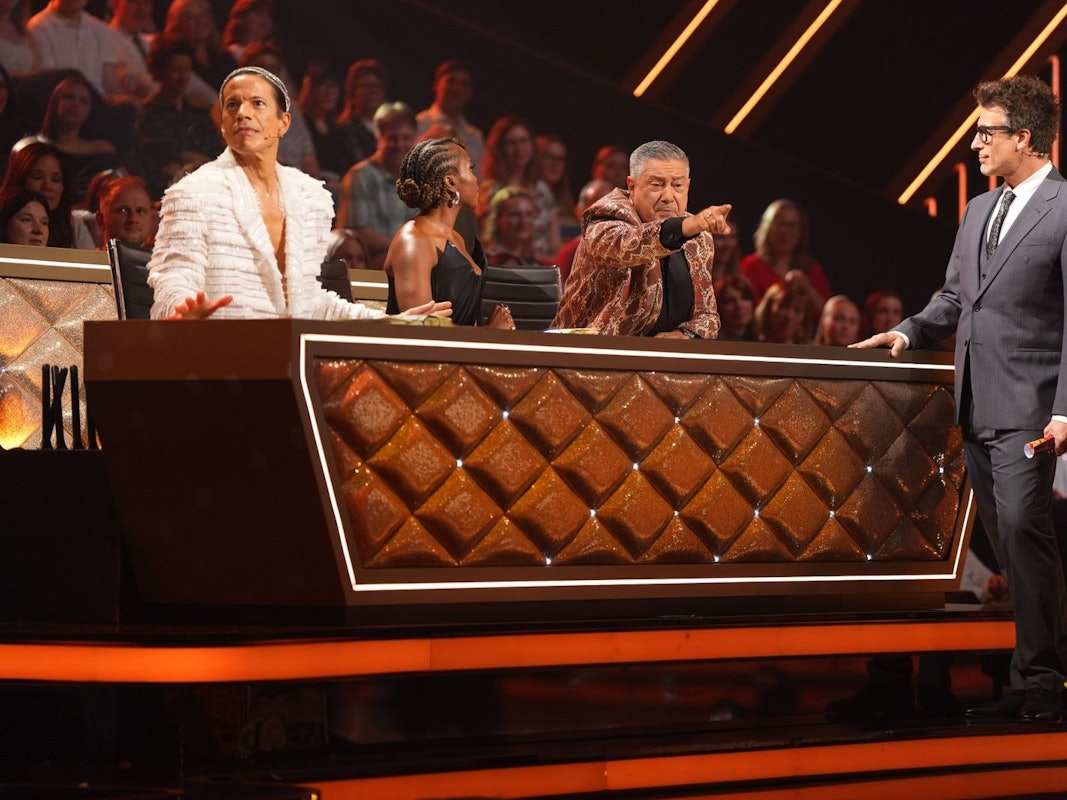 Nach dem Auftritt von Ross Antony kommt es zum Streit zwischen Joachim Llambi und Motsi Mabuse. (Bild: RTL / Stefan Gregorowius)