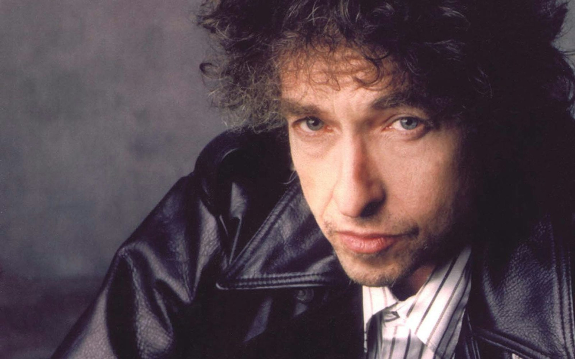Shooting Star: Ende der 80er-Jahre nahm Dylans Karriere wieder Fahrt auf - dank besserer Alben und seiner „Never Ending Tour“. (Bild: Mark Seliger / Sony)