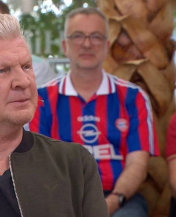 Im Doppelpass sitzt Stefan Effenberg.