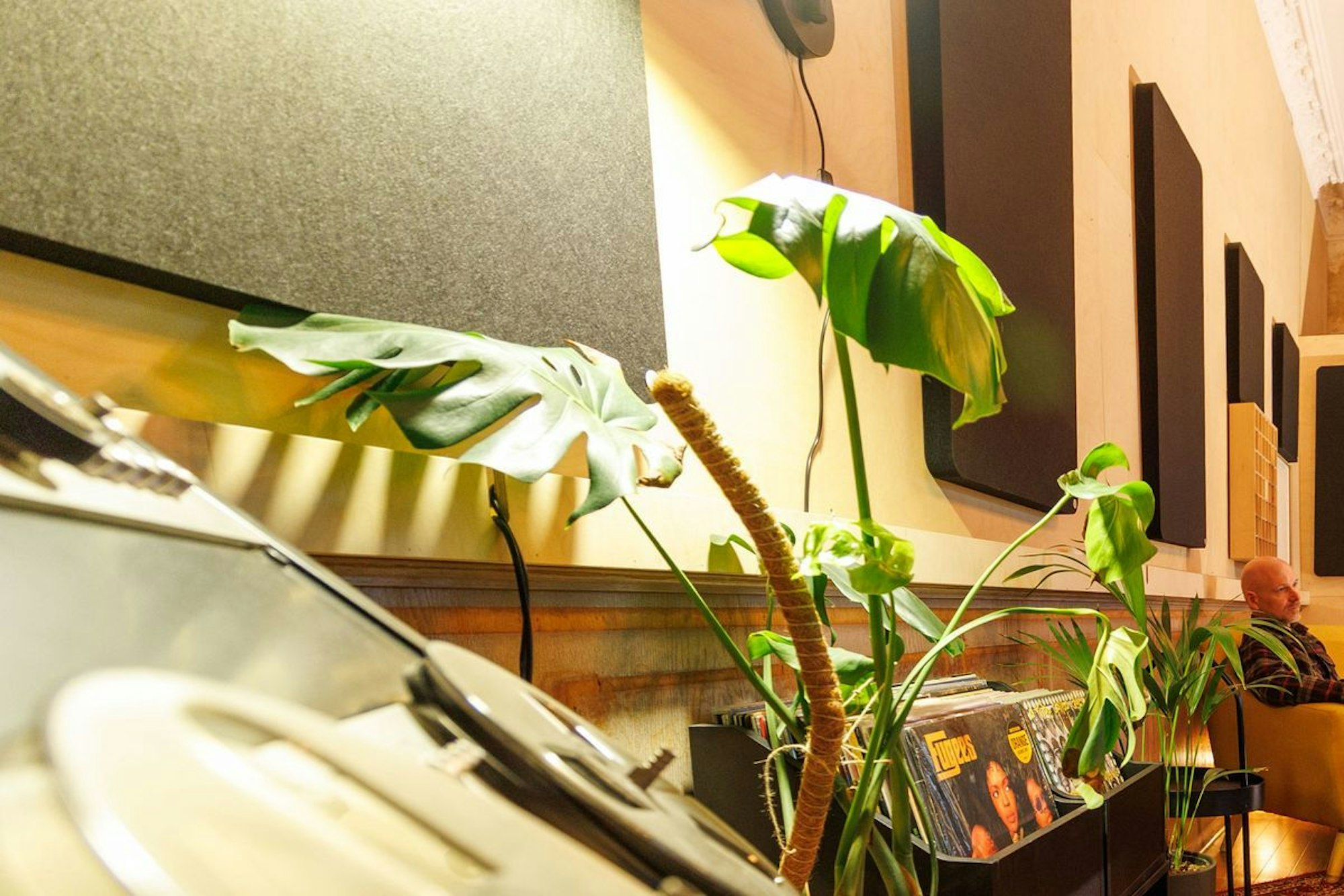 Listening-Cafés im Trend: mit bewusstem Musikgenuss runterkommen