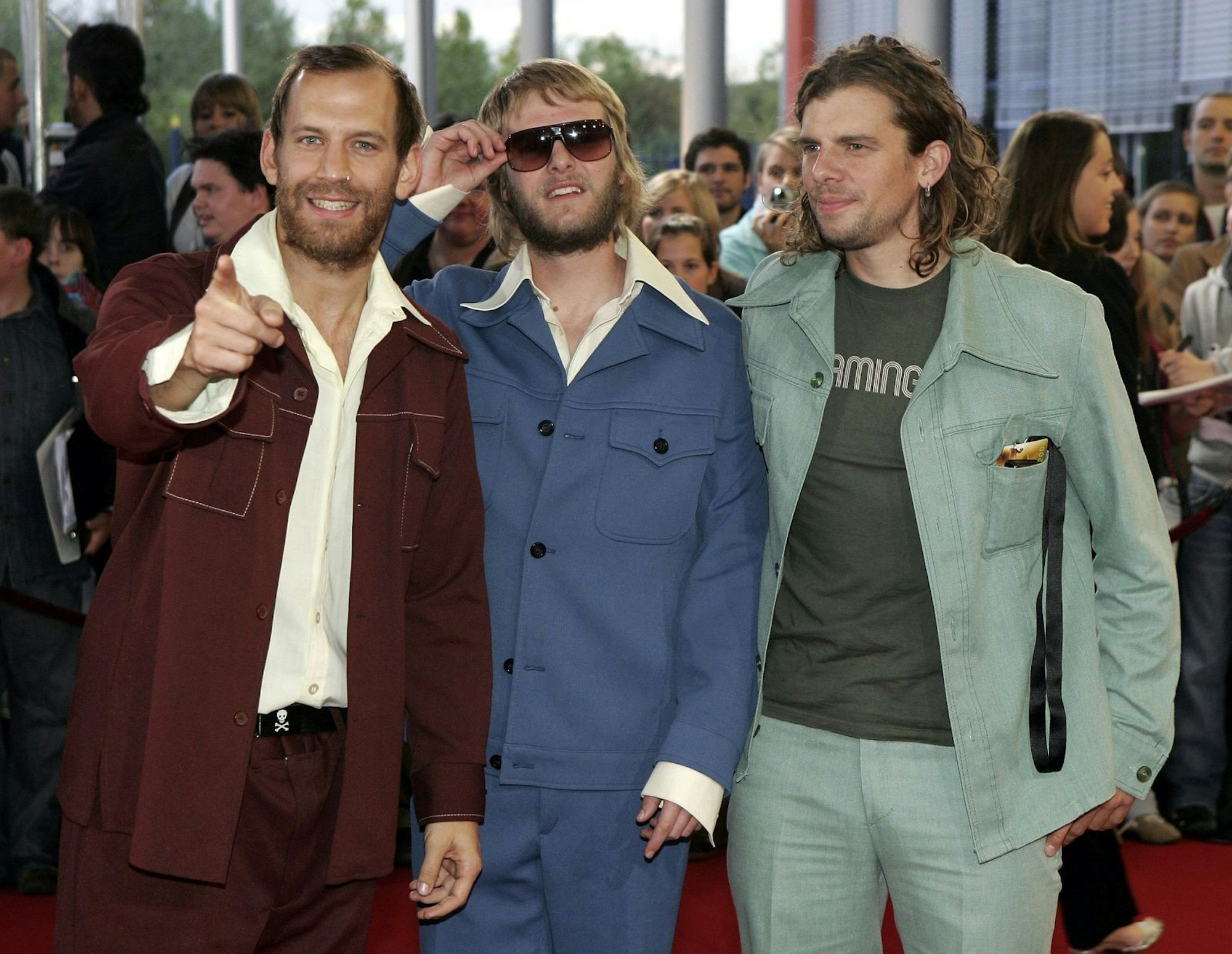 Zusätzlich zu der Dokumentation „Sportfreunde Stiller - Mit dem Herz in der Hand“ wird es zum Bandjubiläum auch den sechsteiligen Podcast „1LIVE Ikonen: Sportfreunde Stiller“ (ab Donnerstag, 28. Mai, in ARD Sounds) geben. (Bild: 2006 Getty Images/Sean Gallup)
