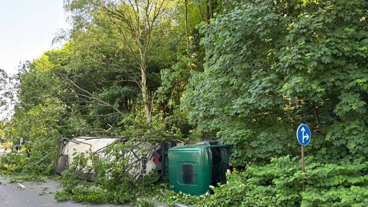 Unfall mit Gefahrguttransporter in Gladbeck