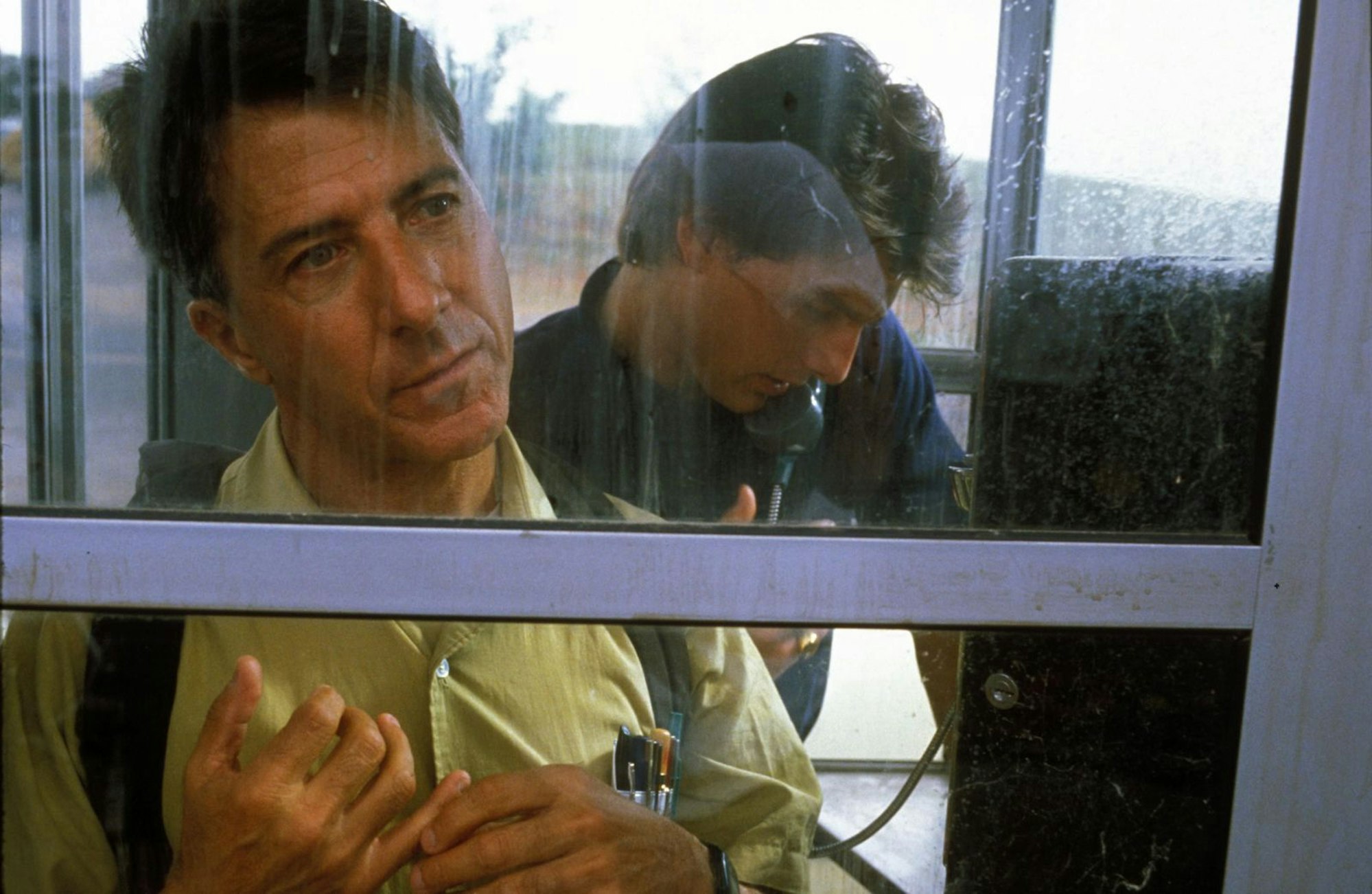 Der Autist Raymond (Dustin Hoffman, links) lehrt den smarten Charlie, seine Mitmenschen zu respektieren. (Bild: 1988 United Artists Pictures, Inc. All rights reserved.)
