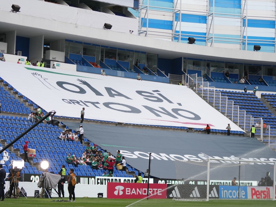 Kampagne gegen homophobe Rufe im Stadion