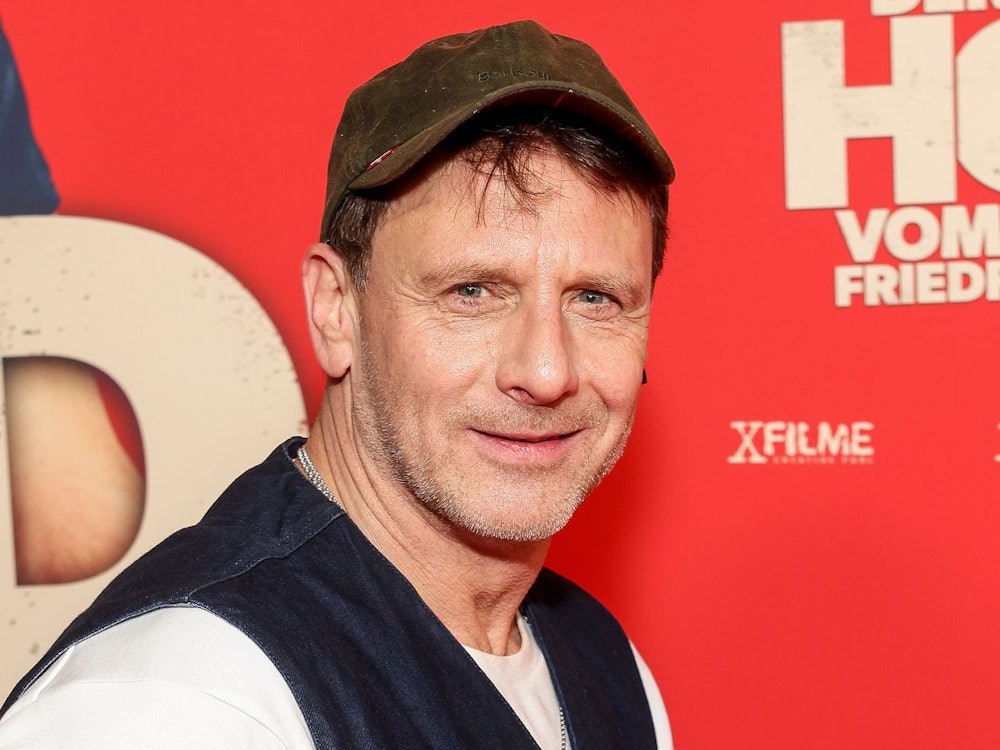Zum Start der neuen Staffel von „Der Lehrer“ erklärt Hauptdarsteller Hendrik Duryn, was ihn an der derzeitigen gesellschaftlichen Situation in Deutschland am meisten stört. (Bild: 2025 Getty Images/Gerald Matzka)
