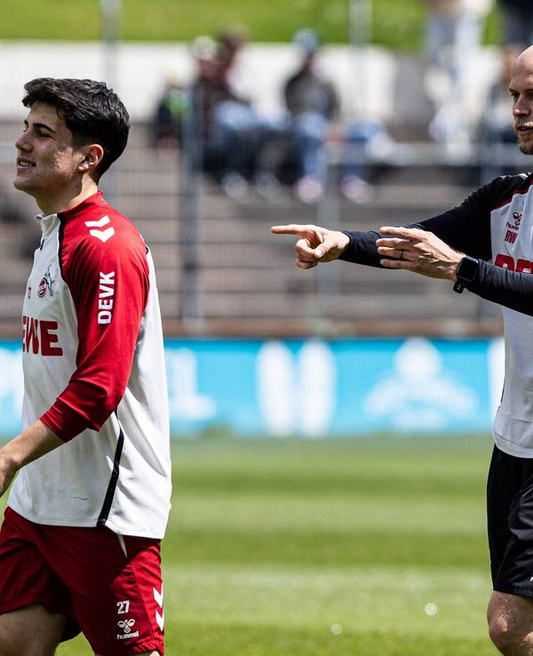 Training im Franz-Kremer-Stadion: René Wagner mit Felipe Chavez.