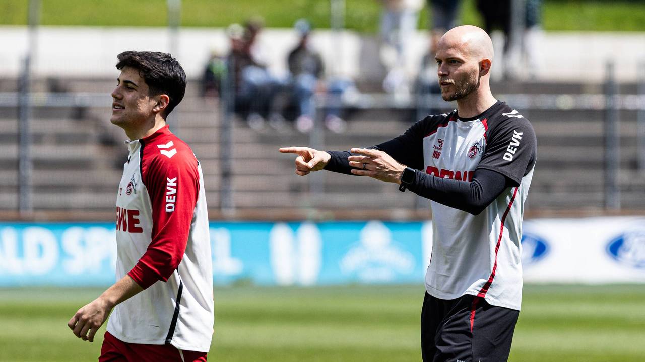Training im Franz-Kremer-Stadion: René Wagner mit Felipe Chavez.