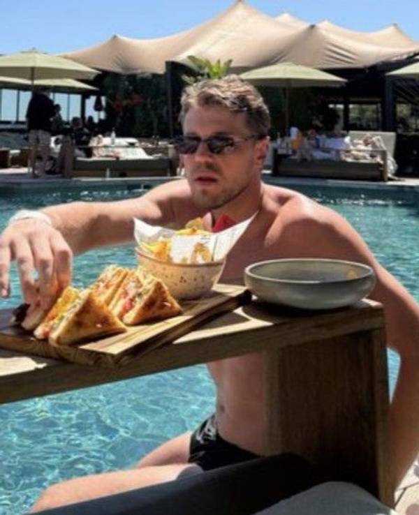 Kölns zuletzt ausgeliehener Stürmer urlaubt auf Mallorca.
