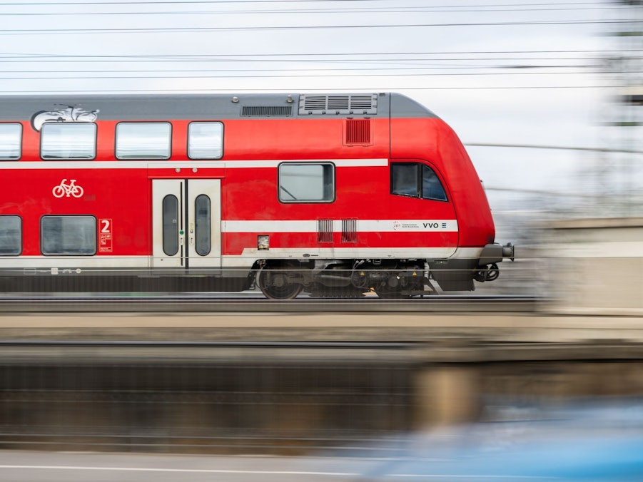Ein Regionalexpress der DB Regio