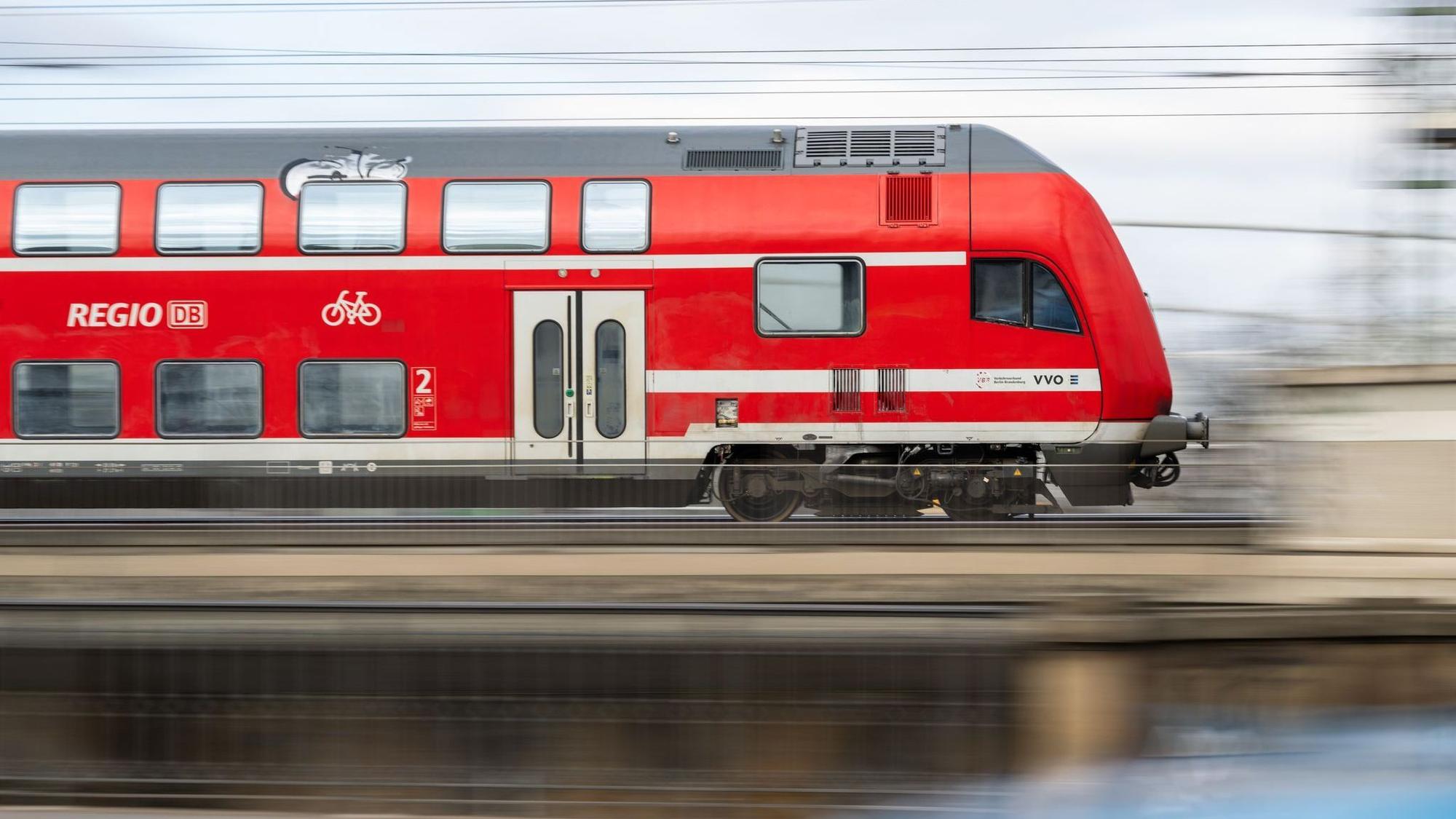 Ein Regionalexpress der DB Regio
