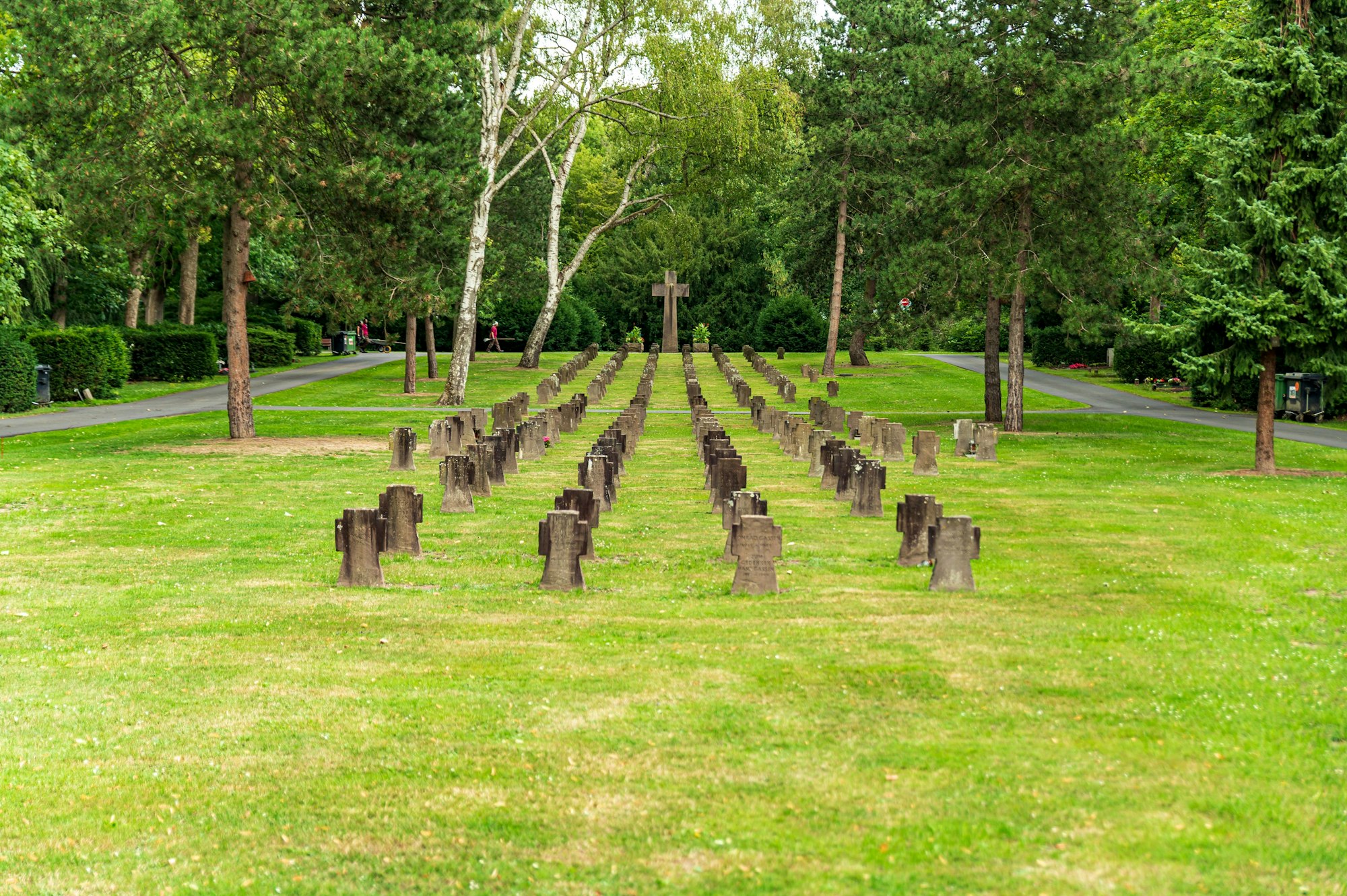 Große Bestürzung herrscht auf dem Friedhof Mülheim (Archivbild).