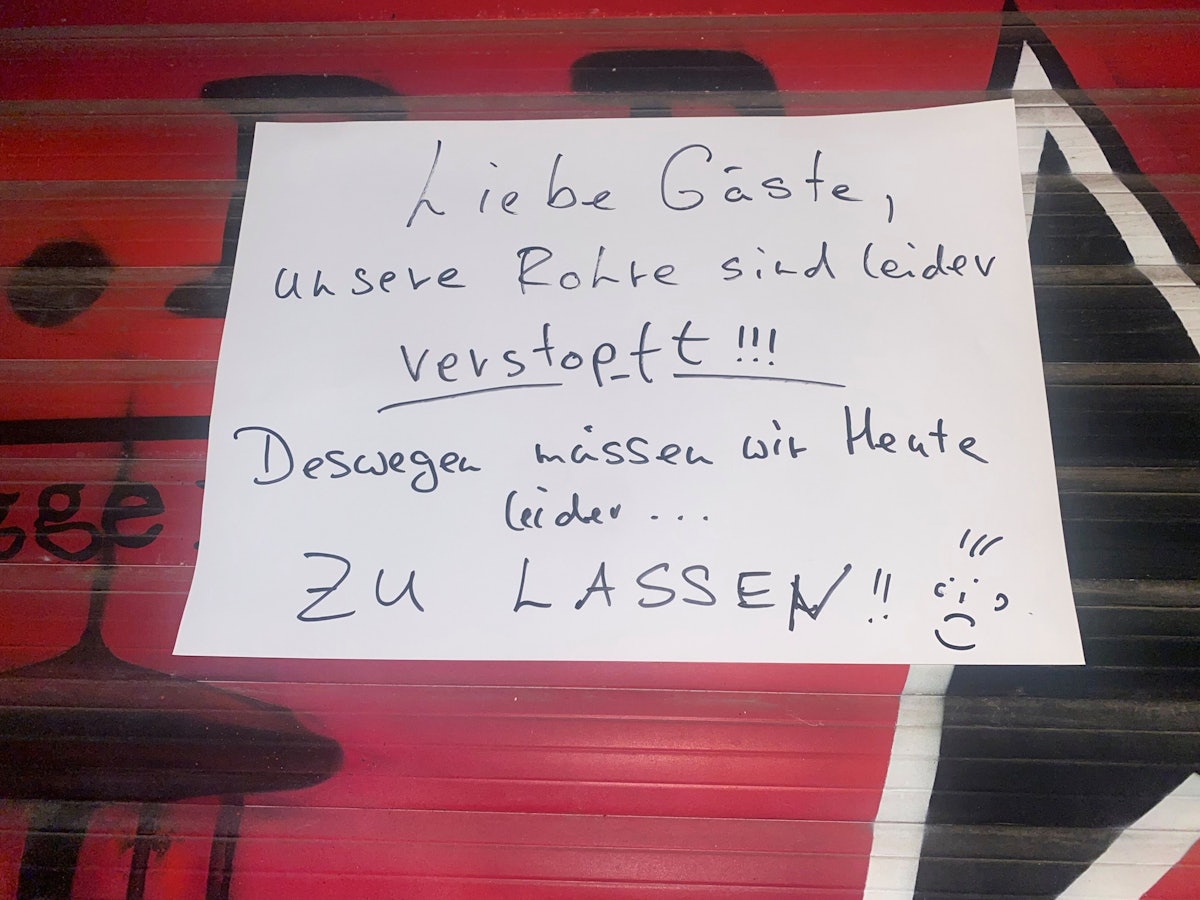 Zettel mit Aufschrift