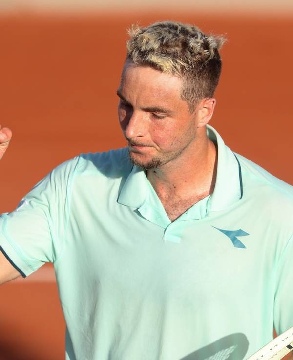 Jan-Lennard Struff jubelt nach seinem Sieg.
