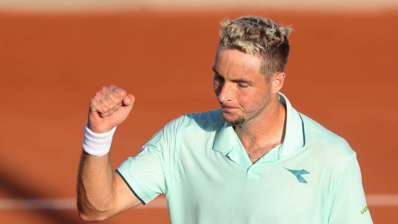 Jan-Lennard Struff jubelt nach seinem Sieg.