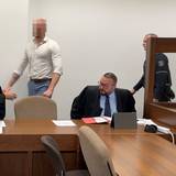 Der frühere Türsteher mit seinen Verteidigern Christopher Posch (l.) und Tamer Yaikin beim damaligen Prozess im Kölner Landgericht