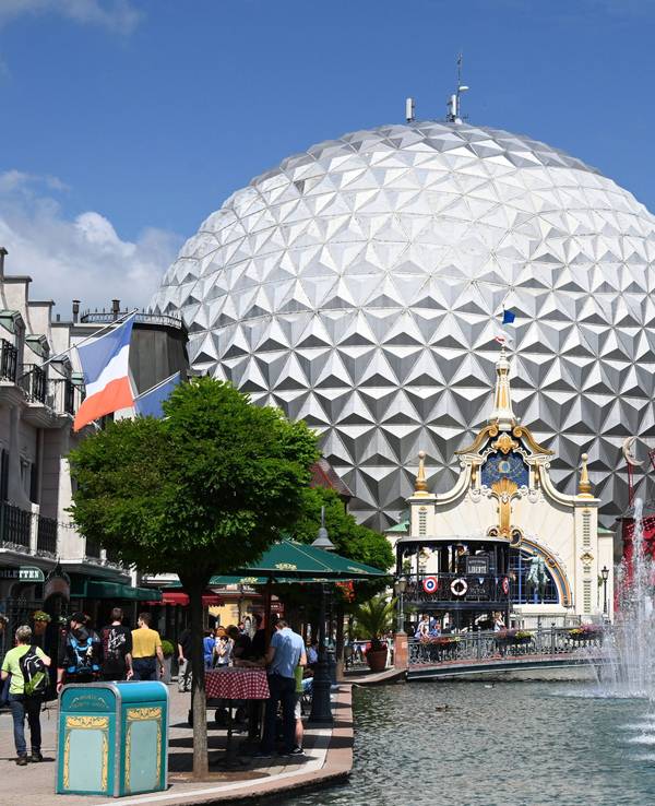 Im Europa-Park stoppt ein Stromausfall die Action.