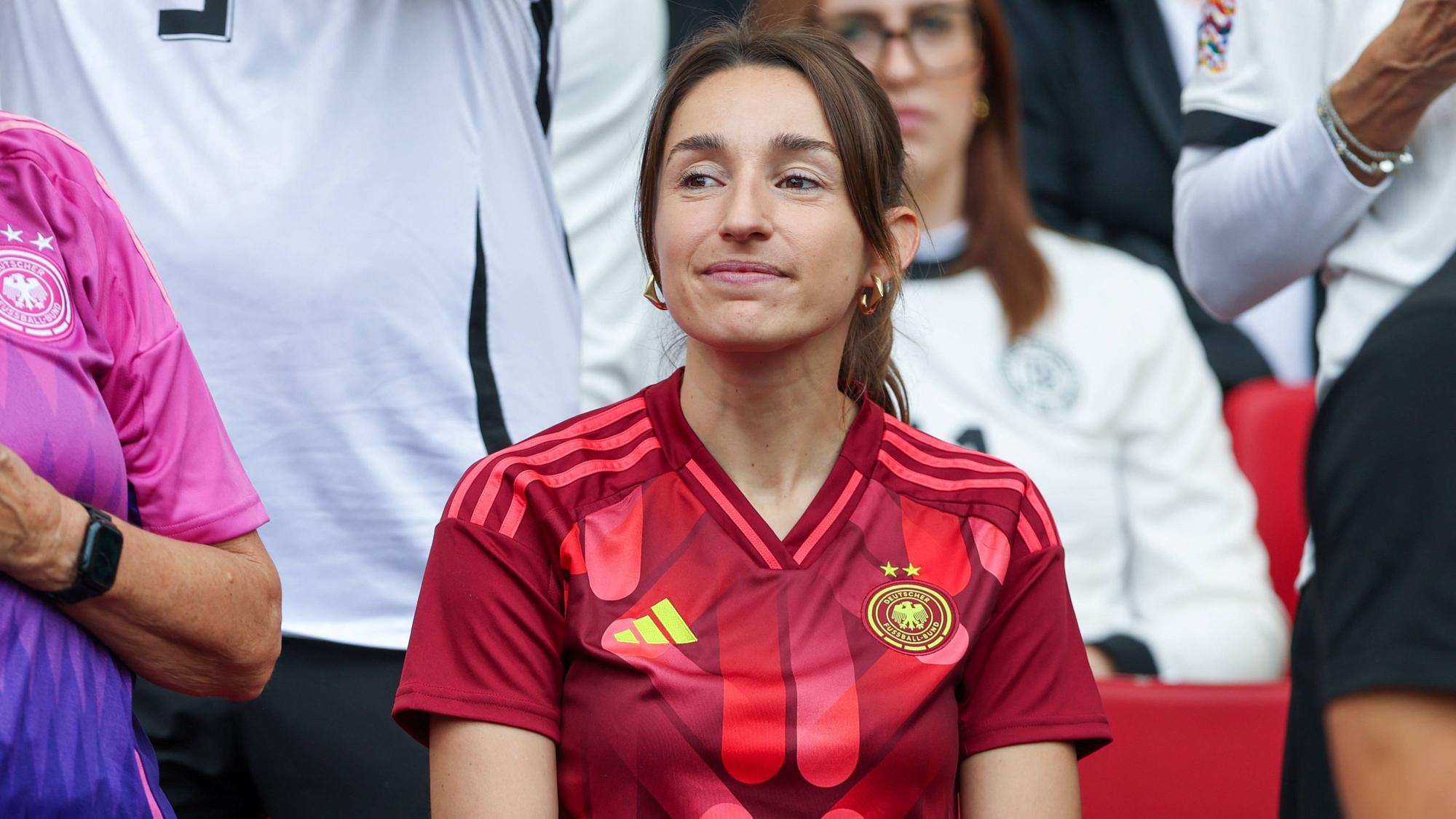 Lena Wurzenberger auf der Tribüne.
