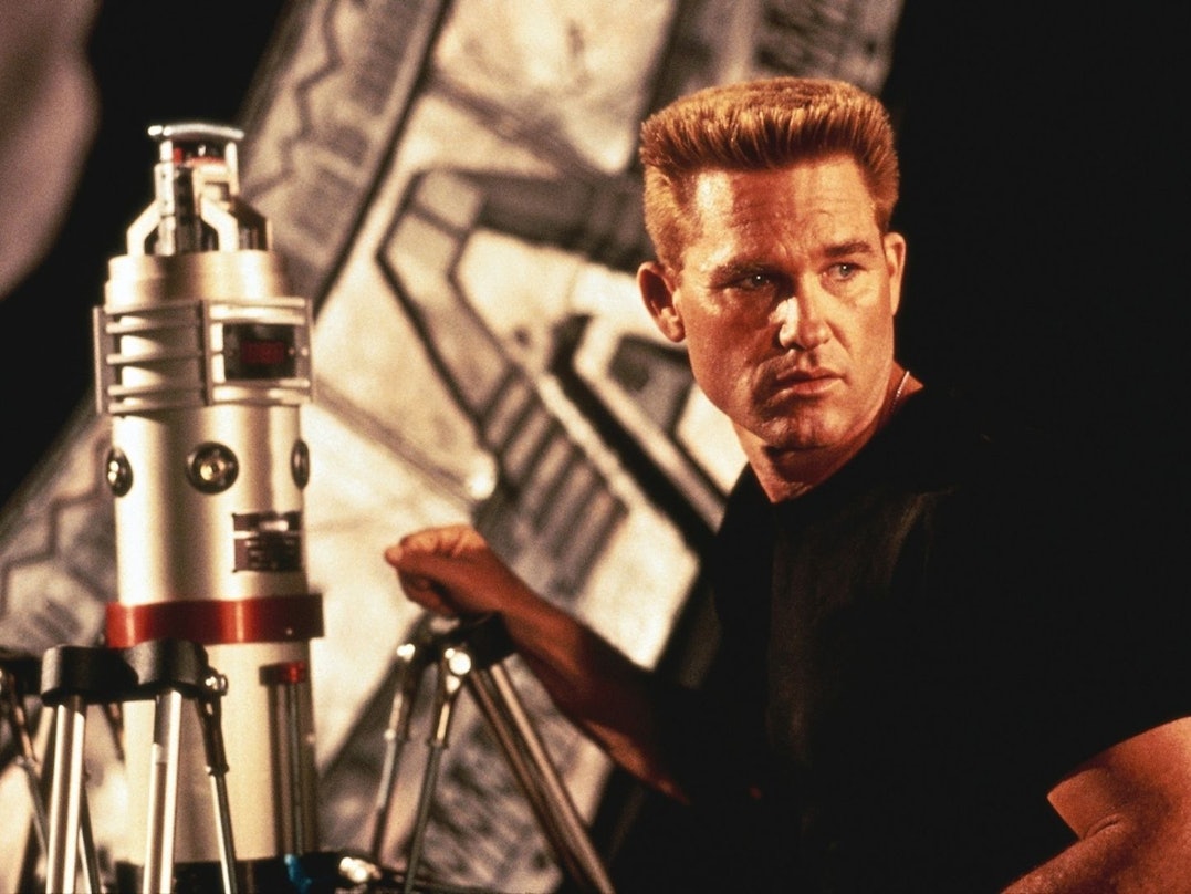 Colonel O'Neill (Kurt Russell) hat den Auftrag, das Sternentor zu sprengen. (Bild: 1994 Metro-Goldwyn-Mayer Studios Inc. All Rights Reserved.)