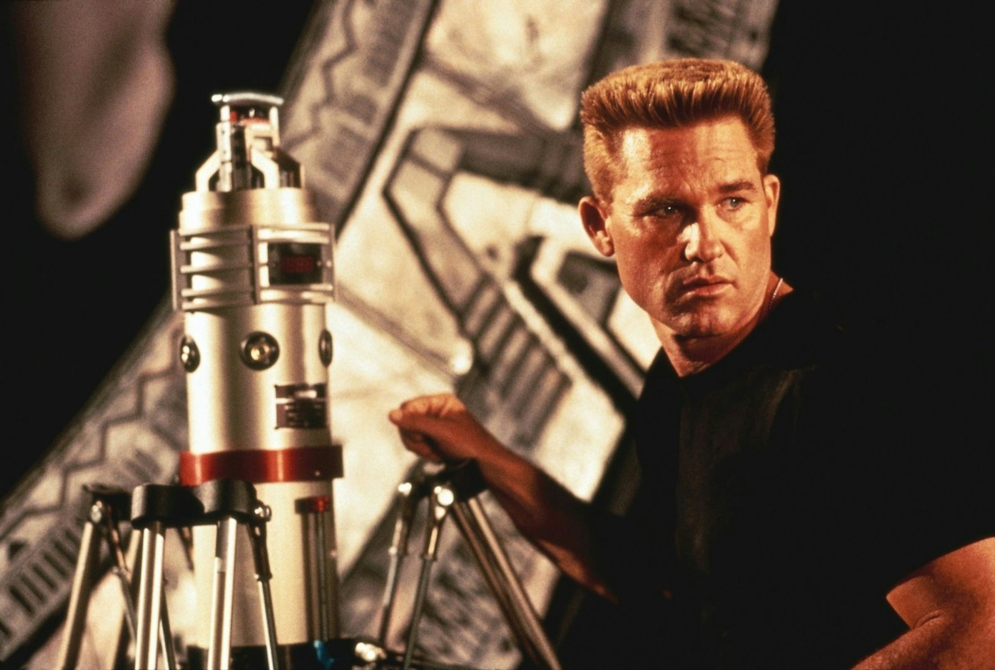 Colonel O'Neill (Kurt Russell) hat den Auftrag, das Sternentor zu sprengen. (Bild: 1994 Metro-Goldwyn-Mayer Studios Inc. All Rights Reserved.)