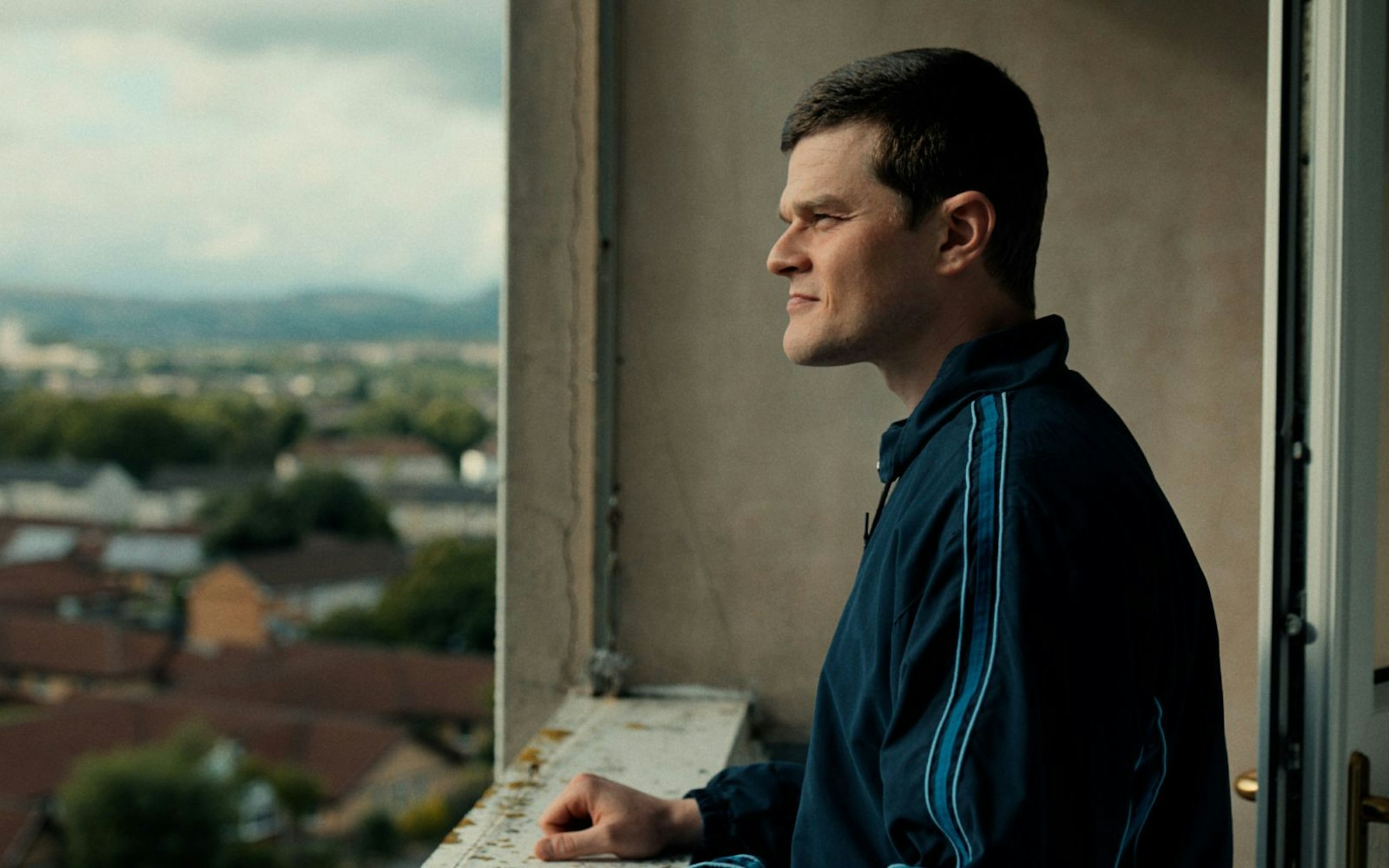 Robert Aramayo, der in „Verflucht normal“ den Tourette-Patienten John Davidson verkörpert, wurde bei den BAFTA-Awards als bester Hauptdarsteller ausgezeichnet. (Bild: Wild Bunch Germany)