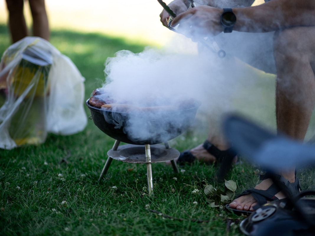 In vielen NRW-Parks grillten die Menschen im Freien.