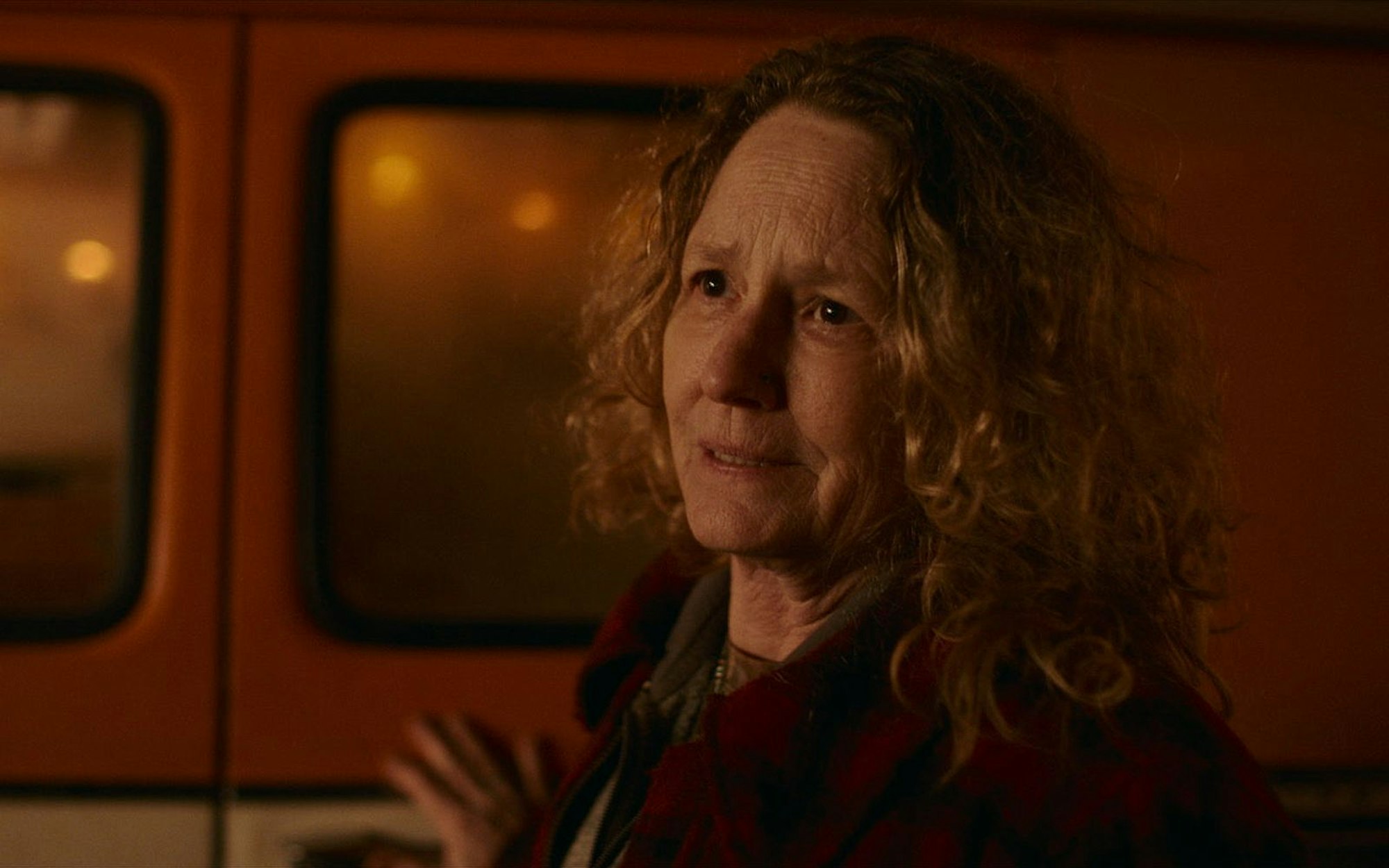 Weiß Diana (Melissa Leo) etwas über den „Passenger“? (Bild: 2026 Paramount Pictures)