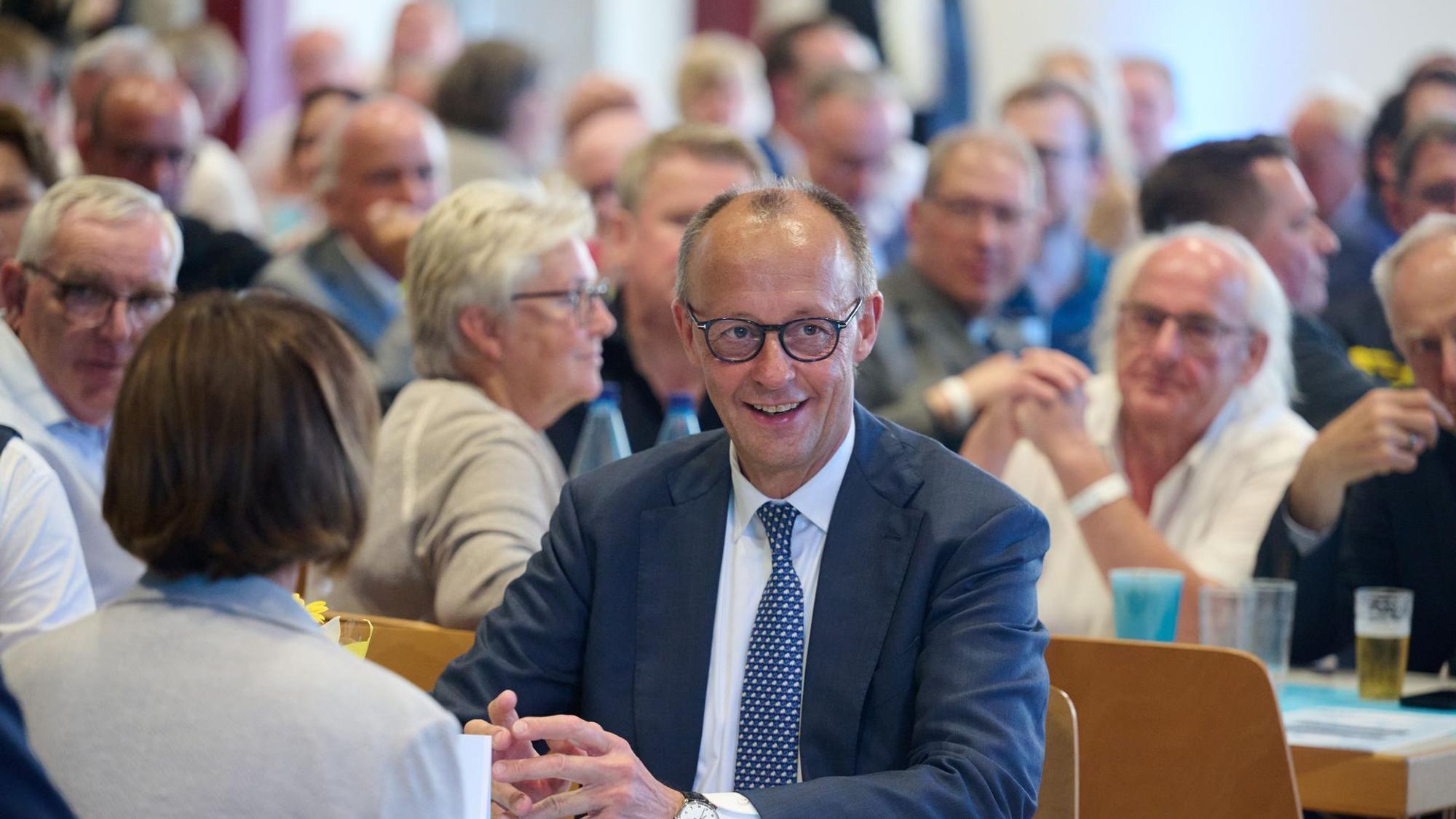 Bundeskanzler Merz beim Jubiläum des Neheim-Hüstener Programms