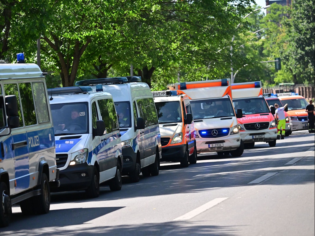 Einsatzkräfte von Polizei und Rettungskräften (Symbolfoto)