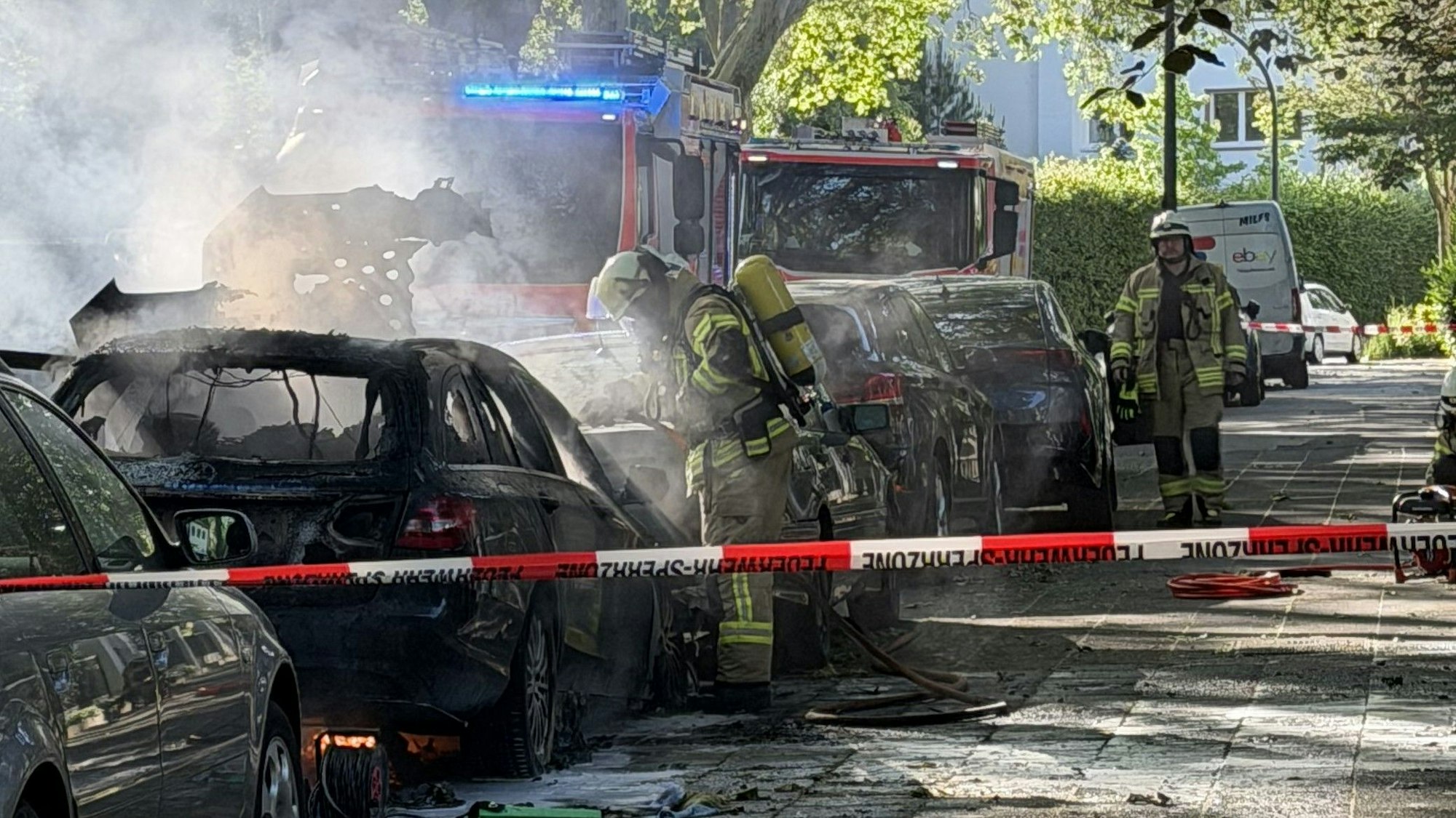 Ein Fahrzeugbrand hat die Feuerwehr in Marienburg beschäftigt.
