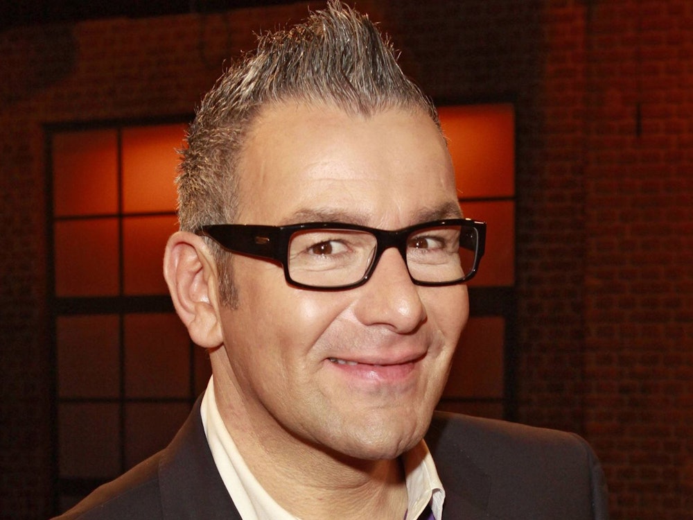 Für Chefmoderator Ralf Kühler heißt es Abschied nehmen: Channel 21 stellt den Betrieb ein. (Bild: IMAGO / Future Image)