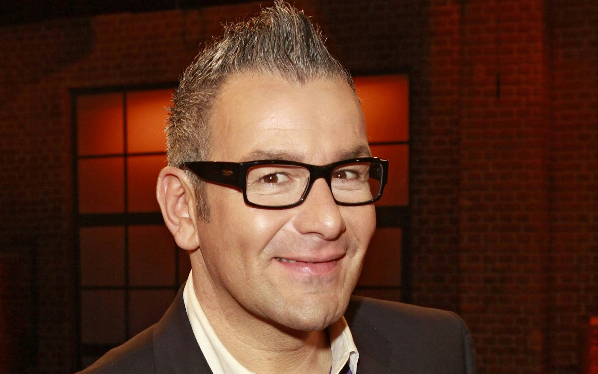 Für Chefmoderator Ralf Kühler heißt es Abschied nehmen: Channel 21 stellt den Betrieb ein. (Bild: IMAGO / Future Image)