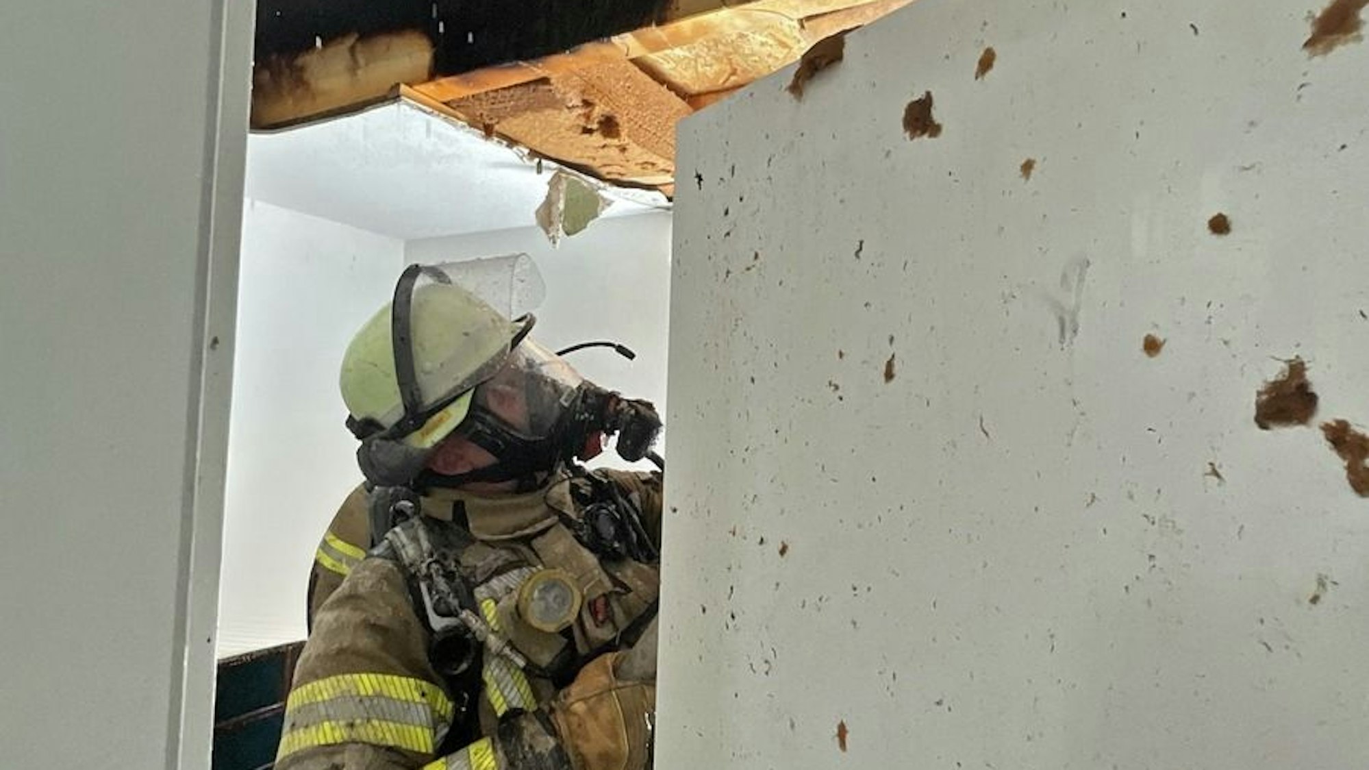 Schwelbrand in einem Wohnhaus in Neuss.