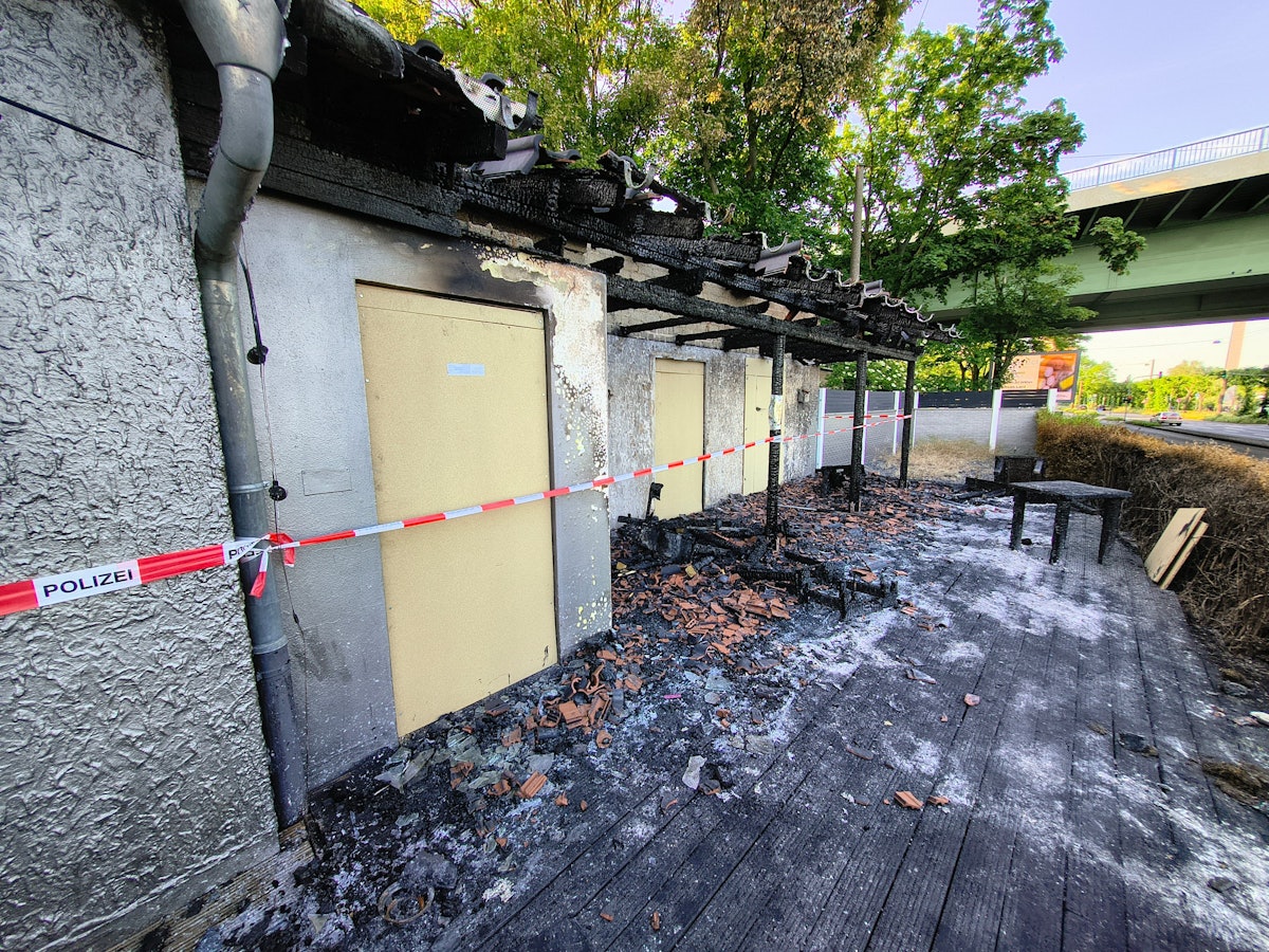 Ein Feuer hat das Restaurant Fux in Köln verwüstet.