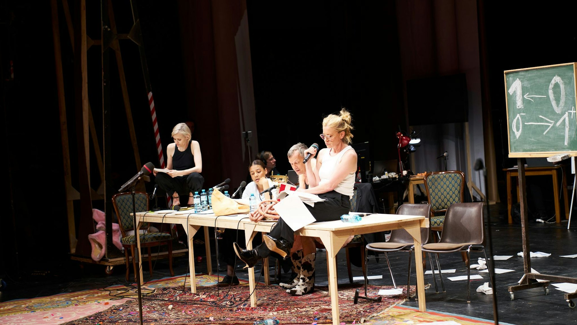 Jelineks neues Werk „Unter Tieren“