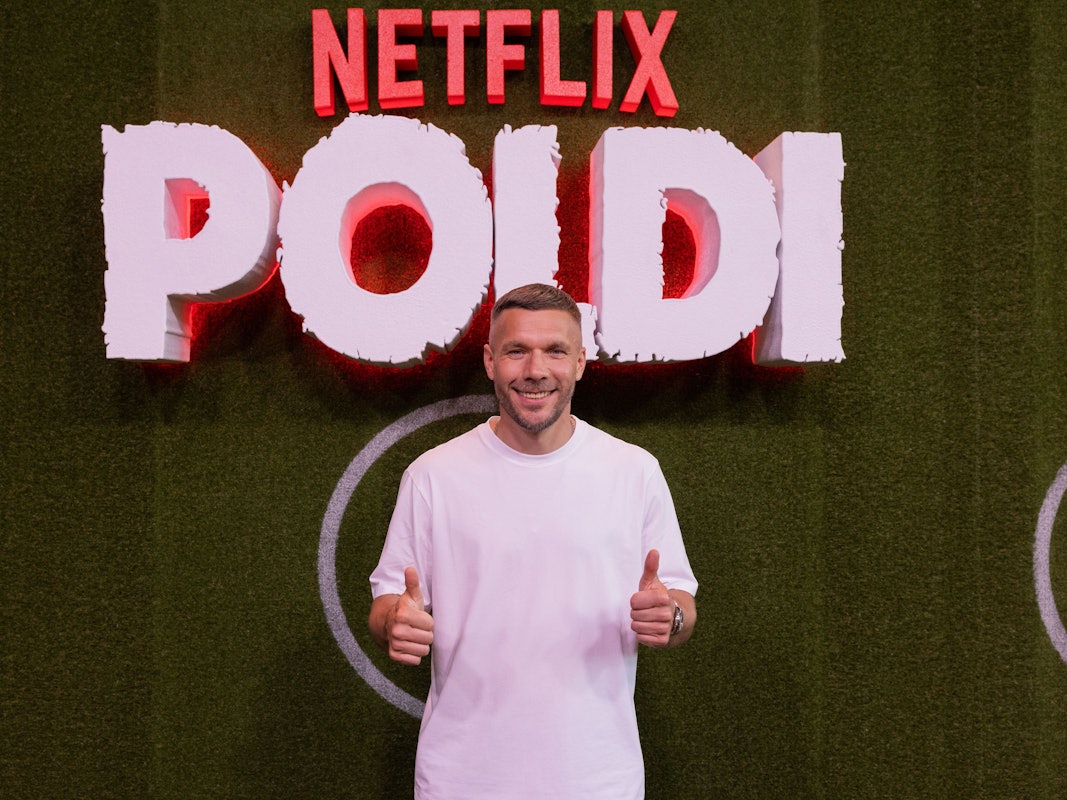 Lukas Podolski kommt zur Premiere der Netflix-Doku „Poldi“ in das RheinEnergieStadion.