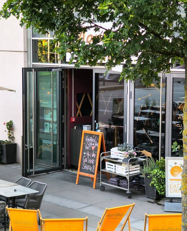 Betreiber können schlechte Restaurant-Bewertungen bei Google löschen lassen. Die Anzahl der Löschungen ist jetzt bei Google Maps sichtbar. Hier das Restaurant Mongos in Köln-Deutz.
