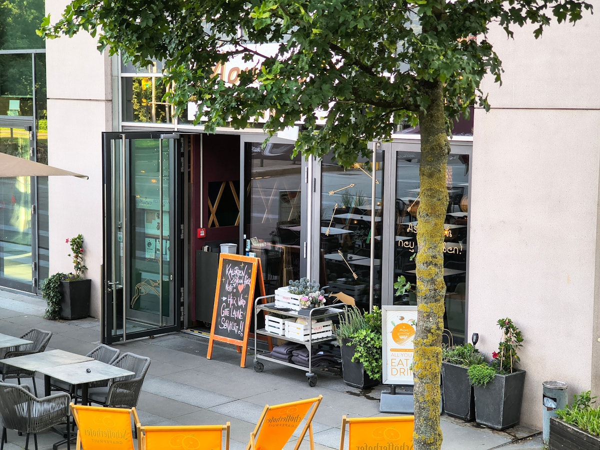 Betreiber können schlechte Restaurant-Bewertungen bei Google löschen lassen. Die Anzahl der Löschungen ist jetzt bei Google Maps sichtbar. Hier das Restaurant Mongos in Köln-Deutz.