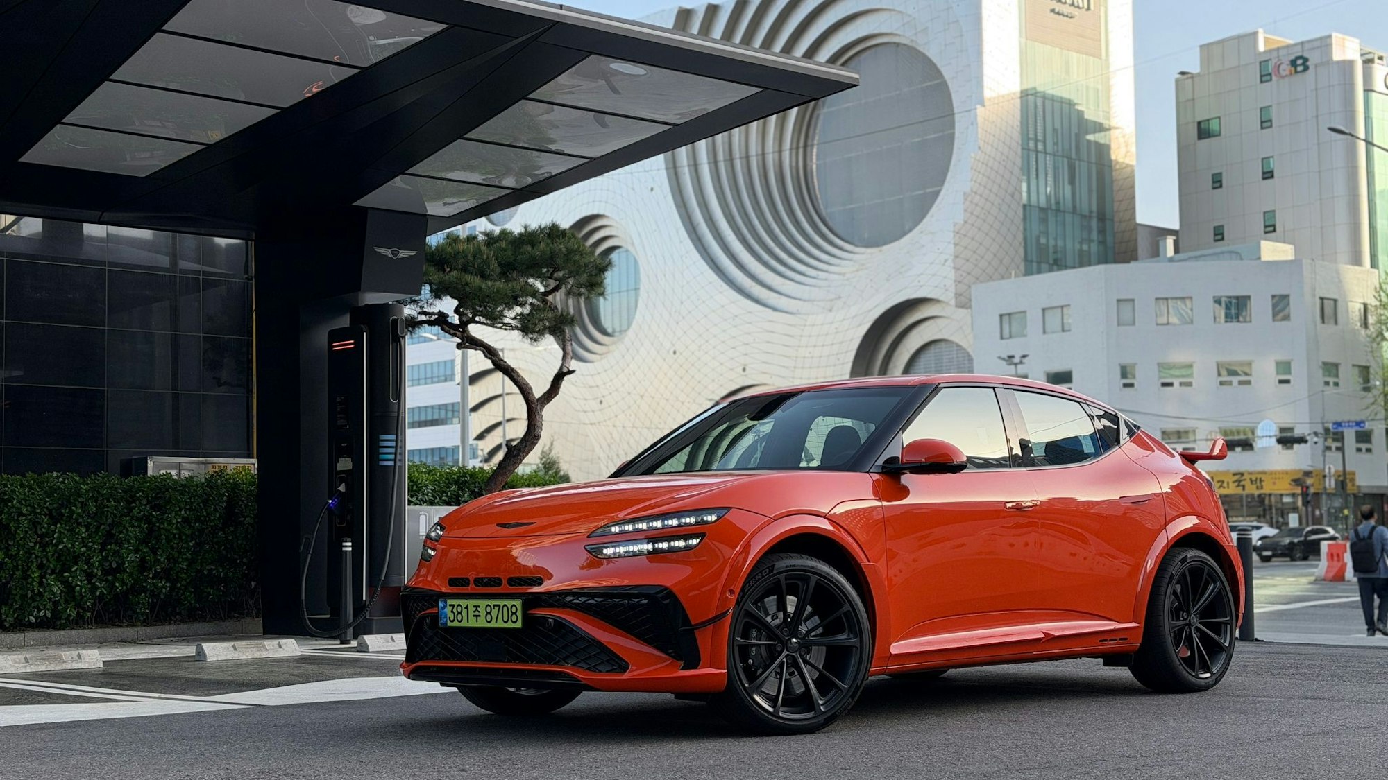 Genesis GV60 Magma