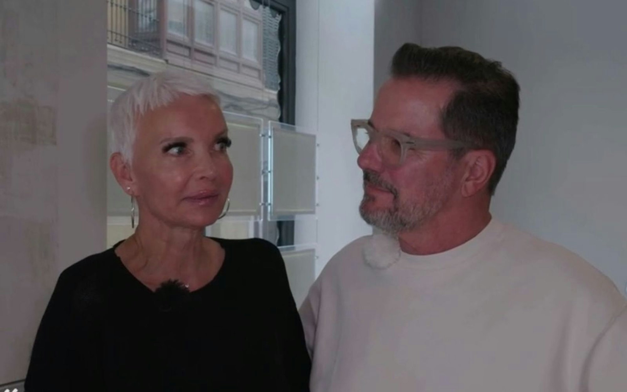 Chefin und Lehrling: Britt und Alex machen auch beruflich gemeinsame Sache. (Bild: VOX)