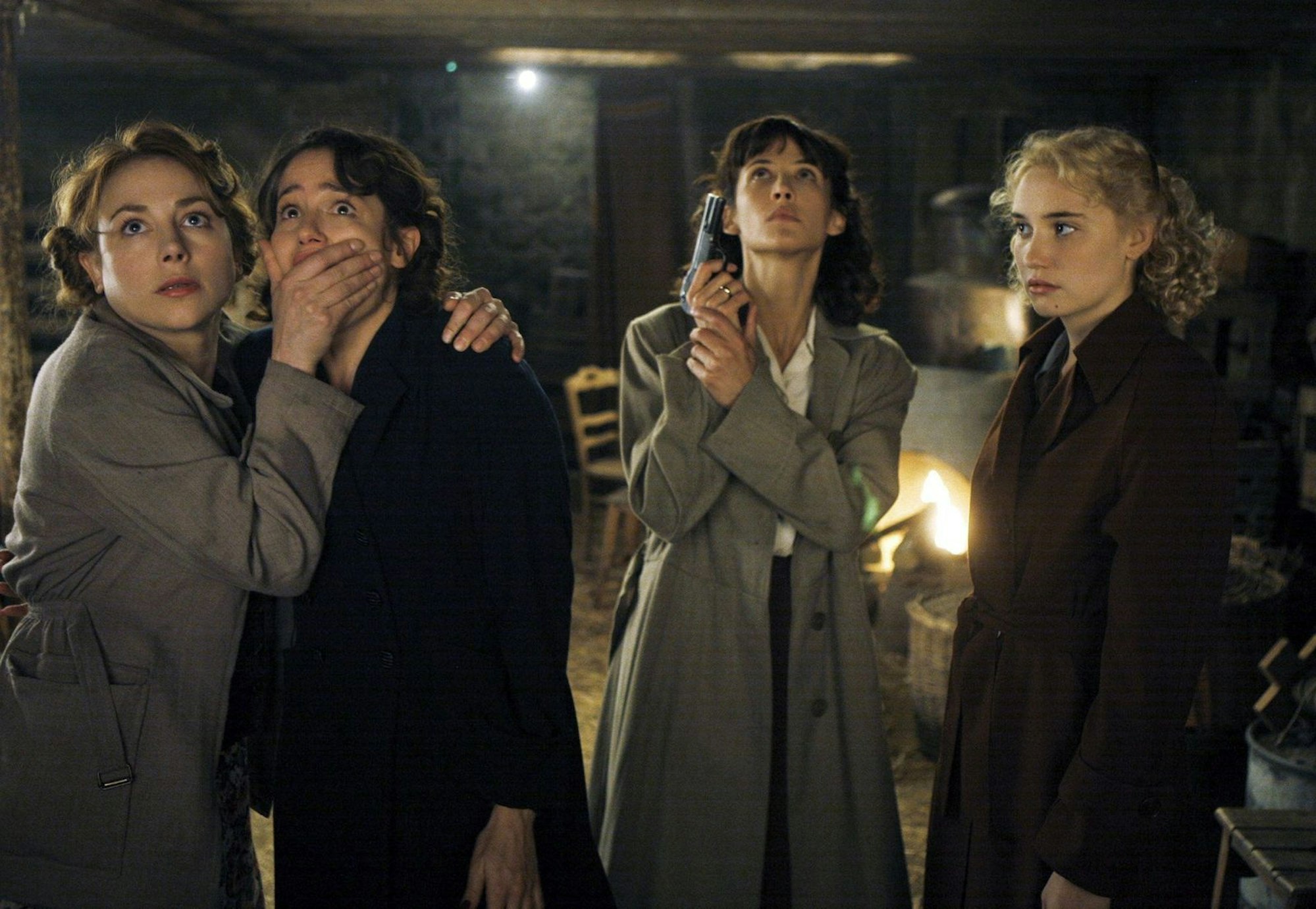 Den „Female Agents“ ist der Feind auf die Schliche gekommen, von links: Jeanne Faussier (Julie Depardieu), Maria Luzzato (Maya Sansa), Louise Desfontaines (Sophie Marceau) und Suzy Desprez (Marie Gillain). (Bild: Bayerischer Rundfunk / ARD Degeto)